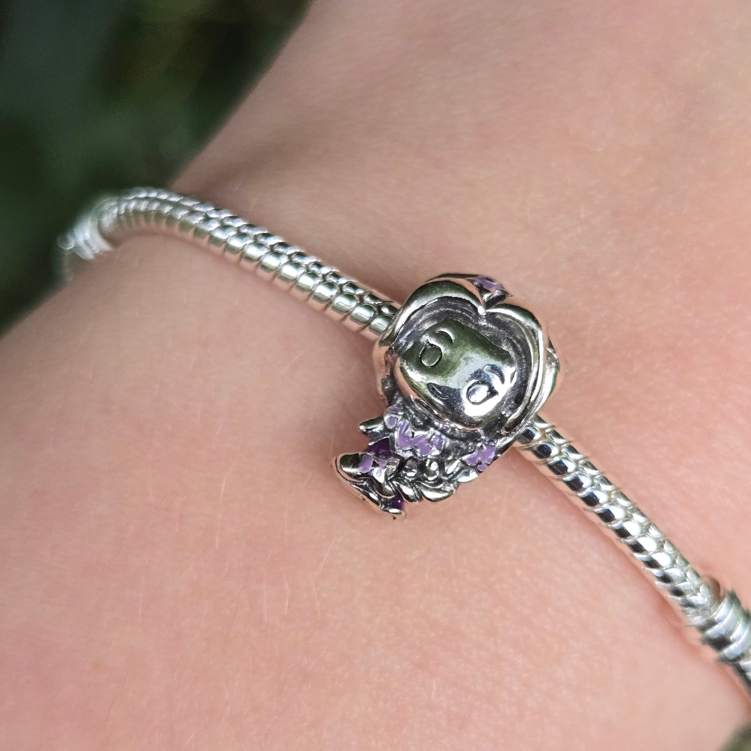 Charm Raiponce – Argent 925 | L’Éclat Libre et Aventurier de Disney