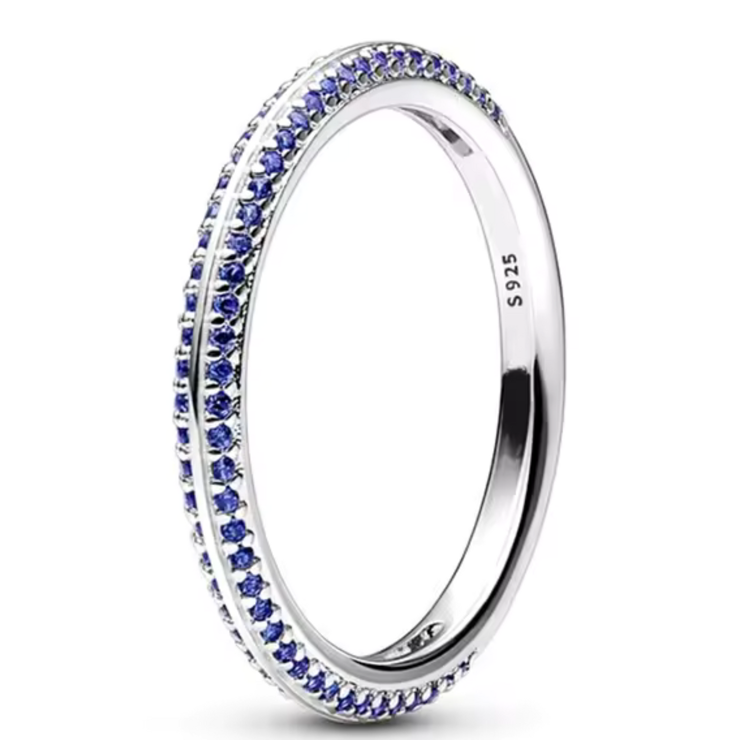 Bague Argentée Fine avec Strass Bleus – Fraîcheur Élégante et Brillance Subtile