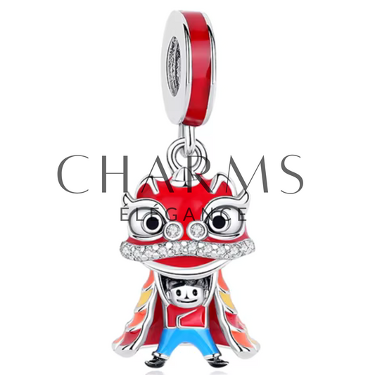 Charm Enfant Sous le Costume de Dragon du Jour de l'An Chinois