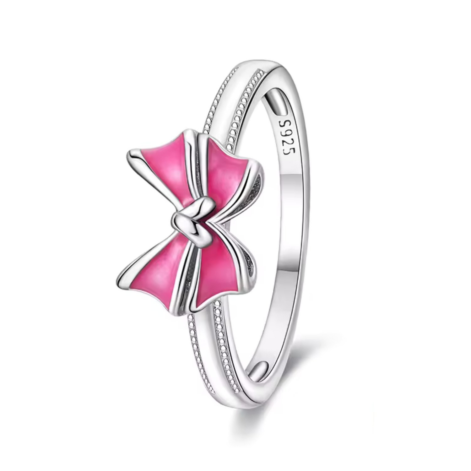 Délicate et raffinée, cette bague en argent 925 arbore un petit nœud rose sur le dessus, symbole de tendresse et de féminité. Son design intemporel et élégant en fait un bijou parfait pour sublimer vos tenues du quotidien ou pour offrir en gage d’affection. Une pièce pleine de charme qui séduira les amatrices de détails délicats.