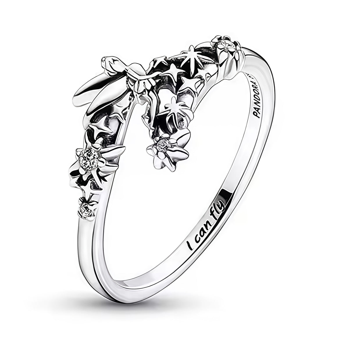 Apporte une touche féerique et magique à ta main avec cette bague fée Clochette. Inspirée de l’univers enchanteur de Peter Pan, cette pièce met en valeur la silhouette délicate de Clochette, souvent entourée d’étoiles scintillantes ou de poussières magiques, avec des finitions soignées en argent. Une bague rêveuse et élégante, parfaite pour les fans de Disney et les bijoux au style féminin et sophistiqué.

Caractéristiques :
- Matière : Argent 925.
- Design : Silhouette de Clochette, étoiles, poussière magi