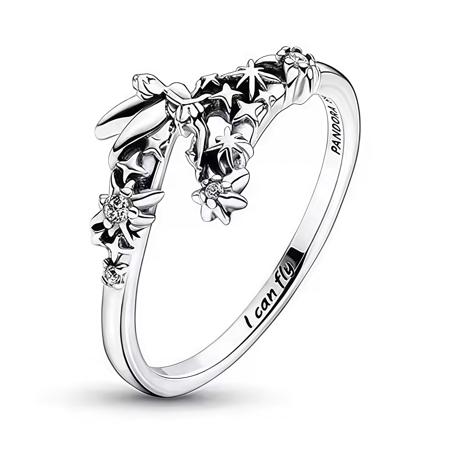 Apporte une touche féerique et magique à ta main avec cette bague fée Clochette. Inspirée de l’univers enchanteur de Peter Pan, cette pièce met en valeur la silhouette délicate de Clochette, souvent entourée d’étoiles scintillantes ou de poussières magiques, avec des finitions soignées en argent. Une bague rêveuse et élégante, parfaite pour les fans de Disney et les bijoux au style féminin et sophistiqué.

Caractéristiques :
- Matière : Argent 925.
- Design : Silhouette de Clochette, étoiles, poussière magi
