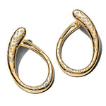 Apporte une touche de modernité et de raffinement à ton style avec ces boucles d’oreilles en forme de goutte dorée pailletée de strass. Leur design élégant et lumineux capte subtilement la lumière, tout en apportant une note chic et tendance à ta tenue. Un bijou délicat et sophistiqué, parfait pour sublimer le quotidien comme les grandes occasions.

Caractéristiques :

-&nbsp;Matière : Argent 925 doré.
-&nbsp;Design : Forme goutte pailletée de strass, finition brillante et détails soignés.
-&nbsp;Dimensions