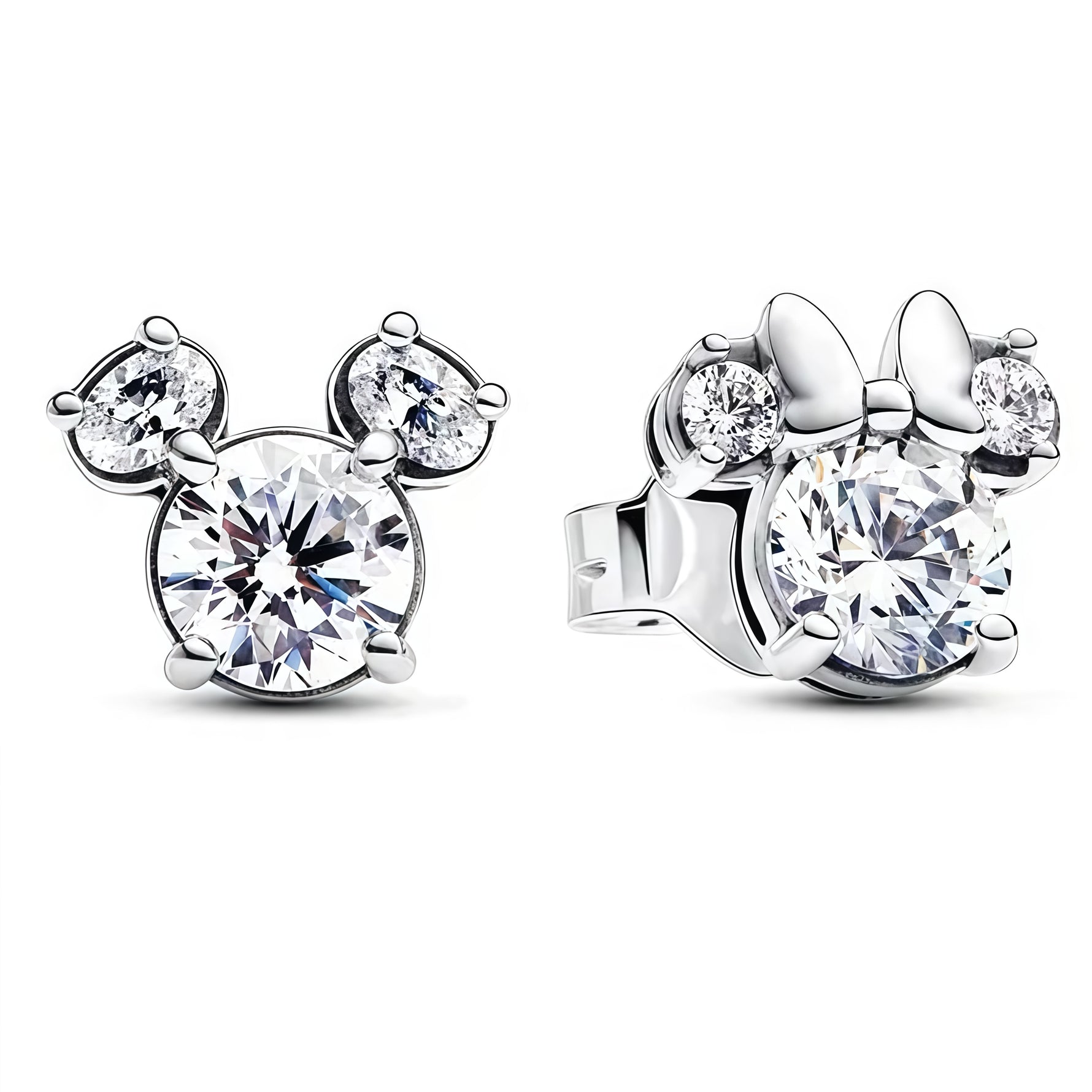 Ajoute une touche de magie Disney à ton style avec ces boucles d’oreilles assorties, l’une représentant Mickey et l’autre Minnie. Leur design iconique et adorable apporte une note ludique, tendre et intemporelle, parfaite pour les fans de Disney qui aiment les bijoux originaux et pleins de charme. Un duo élégant et amusant à porter au quotidien.

Caractéristiques :

-&nbsp;Matière : Argent 925.
-&nbsp;Design : Une boucle Mickey et une boucle Minnie, avec finition brillante.
-&nbsp;Dimensions : Taille délica