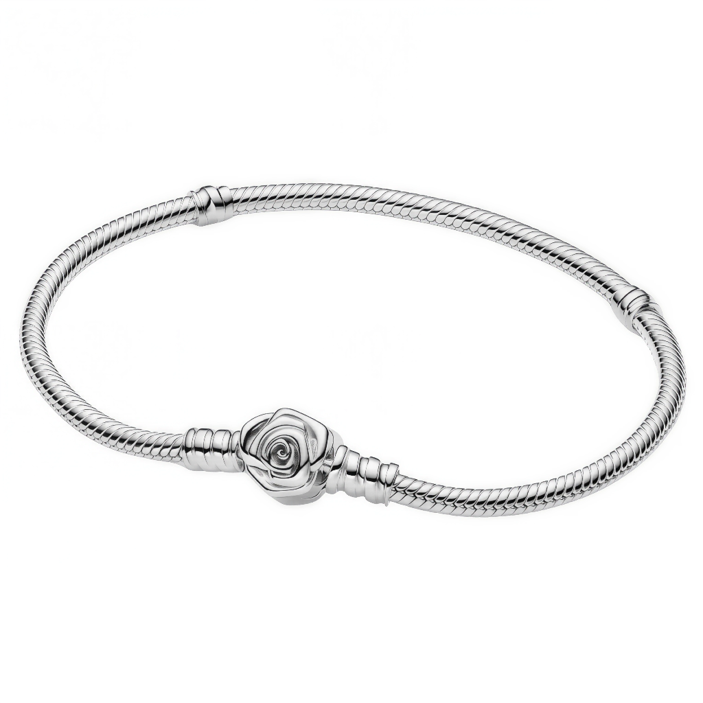 L'élégance florale s'invite à votre poignet avec ce bracelet au design raffiné. La maille serpent, souple et brillante, met en valeur un fermoir unique sculpté en forme de rose délicate. Les finitions polies de l'argent miroir capturent la lumière et soulignent chaque pétale de la fleur, créant un bijou à la fois romantique et intemporel. Idéal pour les amoureuses de la nature et les adeptes d'un style chic et symbolique.

Caractéristiques :


- Matière : Argent 925 (S925)
- Design : Maille serpent avec fer