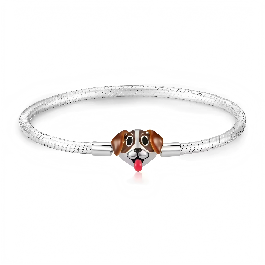 Ce bracelet joyeux et fidèle arbore une chaîne maille serpent flexible en argent sterling 925 poli, centrée d’un charm chien marron caramel enamel aux oreilles tombantes, grands yeux brillants et langue rose pendante pour un air espiègle et affectueux. Disponible en tailles 17 cm, 18 cm, 19 cm et 20 cm, il s’adapte aux poignets variés avec fermoir lobster fiable et maillon d’extension pratique. Poinçonné S925, anti-oxydation et hypoallergénique, parfait comme bijou quotidien ou support à charms personnalisé