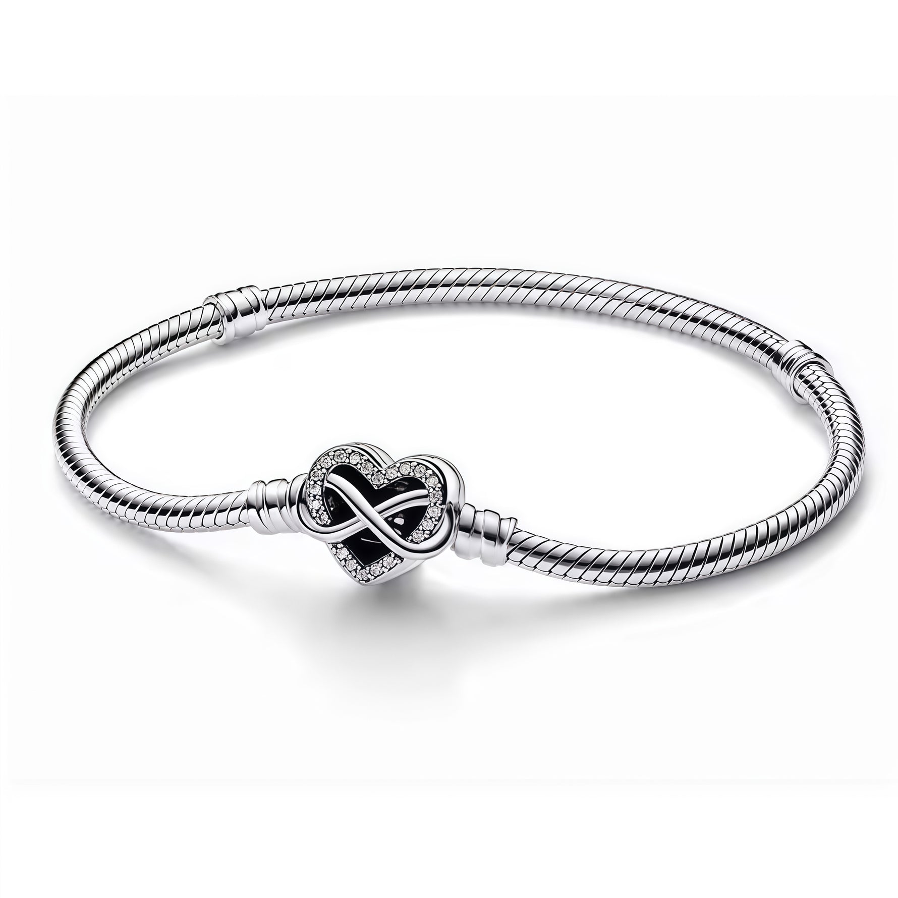 Apporte une touche romantique et élégante à ton poignet avec ce bracelet cœur infini. Inspiré de l’amour éternel, ce bijou associe deux symboles puissants : le cœur et l’infini, pour un design raffiné et plein de sens. Une pièce intemporelle et féminine, parfaite pour les amateurs de bijoux symboliques et sophistiqués.

Caractéristiques :

- Matière : Argent 925.
- Design : Cœur entrelacé avec le symbole de l’infini.
- Dimensions : Longueur ajustable (environ 18-24 cm).
- Style : Bijou élégant, romantique e