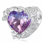 Apportez une touche élégante et colorée à votre bracelet avec ce charm en Argent 925 en forme de cœur violet entouré d’un contour argenté. Un bijou raffiné qui allie éclat et douceur.

Caractéristiques
– Matière : Argent 925
– Design : Cœur violet avec contour argenté
– Style : Élégant et intemporel
