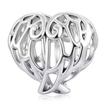 Apporte une touche douce et symbolique à ton bracelet avec ce charm cœur ailes d’anges. Son design en argent 925, en forme de cœur orné de petites ailes délicates, évoque la protection, l’amour et la tendresse. Un bijou raffiné et poétique, parfait pour garder près de soi un symbole fort et lumineux.

Caractéristiques :

- Matière : Argent 925.
- Design : Cœur avec ailes d’anges et finitions soignées.
- Dimensions : Taille délicate et confortable à porter.
- Style : Bijou symbolique, élégant et intemporel.
