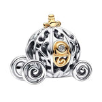 Apporte une touche féerique et élégante à ton bracelet avec ce charm carrosse argenté et doré. Inspiré d’un univers de conte de fées, ce bijou en argent 925 met en valeur un carrosse raffiné aux finitions dorées, pour un rendu magique et sophistiqué. Un charm original et intemporel, parfait pour les amoureux des pièces romantiques et lumineuses.

Caractéristiques :

- Matière : Argent 925 avec détails dorés.
- Design : Carrosse élégant avec finitions soignées.
- Dimensions : Taille délicate et confortable à