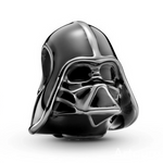 Je suis ton père... avec ce charm casque Dark Vador Star Wars en argent sterling 925 noir laqué, masque respirant iconique, lentilles rouges menaçantes et dôme crânien lisse. Ce Seigneur Sith ultime pend d’une bélière ronde lisse compatible bracelets Pandora pour un bijou dark side intimidant. Poinçonné S925, sans nickel et Vader-breath-proof, il grésille "Luke, I am your father". Idéal pour Mustafar falls, Empire strikes ou Anakin redemption.

