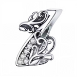 Personnalisez votre bracelet avec ce charm en forme de chiffre "1", fabriqué en argent 925. Un bijou simple et élégant, idéal pour marquer un chiffre important ou symboliser un moment spécial.