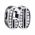 Sublimez votre bracelet avec ce charm en forme de chiffre "60", réalisé en argent 925 et orné de strass scintillants. Un bijou élégant et éclatant, parfait pour célébrer un anniversaire, un événement spécial ou marquer un chiffre significatif avec style.