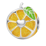 Apporte une touche de fraîcheur et de vitalité à ton bracelet avec ce charm en argent sterling 925 en forme de citron éclatant. Son design lumineux et plein de pep’s évoque l’énergie des beaux jours et la joie de vivre, parfait pour égayer ton style au quotidien. Un bijou original et vitaminé qui attire le regard avec légèreté.

Caractéristiques :

- Matière : Argent 925.
- Design : Citron détaillé avec finition brillante et colorée.
- Dimensions : Taille standard charm (~1,7 cm hauteur env., trou 3 mm comp