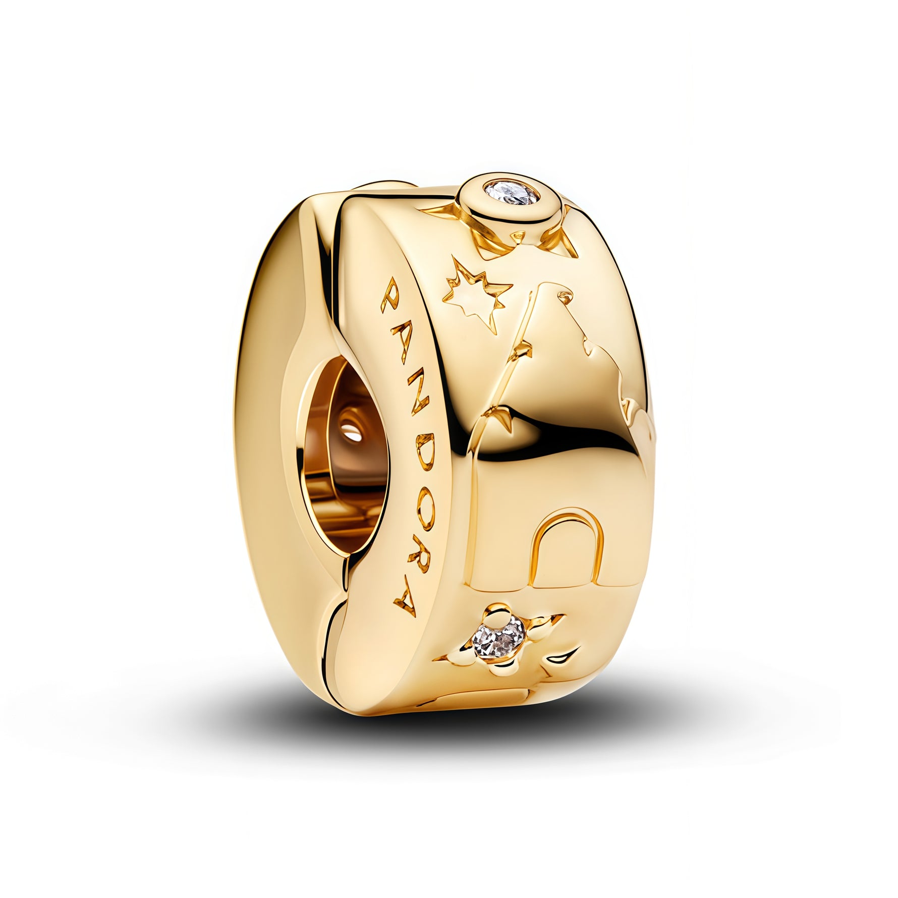 Apporte une touche de magie et de raffinement à ton bracelet avec ce charm clip doré inspiré du château Disney. Son design élégant et féerique évoque l’univers enchanté des contes de fées, tout en ajoutant une note lumineuse et prestigieuse à ta composition. Un accessoire aussi pratique que décoratif, parfait pour les fans de Disney et les bijoux pleins de rêve.

Caractéristiques :

-&nbsp;Matière : Argent 925 doré.
-&nbsp;Design : Charm clip doré inspiré du château Disney, avec finition brillante.
-&nbsp;D