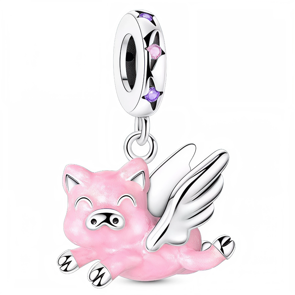 Ajoutez une touche de fantaisie à votre collection avec ce Charm - Cochon Licorne, en argent sterling S925. Ce charm amusant et unique allie la douceur d'un adorable cochon à la magie d'une licorne, créant une pièce joyeuse et pleine d'imagination. Parfait pour les esprits libres et les rêveurs, ce charm symbolise l'originalité, la magie et la joie de vivre.