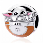 Charm en argent 925 représentant Grogu, le petit personnage adoré de l’univers Star Wars, installé confortablement dans son berceau volant. Un bijou emblématique et attendrissant, parfait pour les amateurs de la saga galactique.

Caractéristiques

– Métal : argent 925
– Design : Grogu dans son berceau volant
– Type : charm
– Finition fine et détaillée