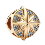 Ajoutez une touche de puissance et de sophistication à votre collection avec ce charm représentant l'insigne emblématique de Captain Marvel en or doré. Fabriqué en argent sterling 925 avec une finition en or doré, ce charm de haute qualité est compatible avec tous les bracelets Pandora, garantissant une intégration parfaite à votre bijou préféré. Parfait pour les fans de Captain Marvel, ce charm met en valeur l'insigne du super-héros avec une élégance éclatante, apportant une note de force et de style à vot
