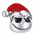 Plongez dans l’univers magique et un brin décalé de Tim Burton avec ce charm pendentif en argent 925 représentant Jack Skellington déguisé en Père Noël. Fidèlement inspiré du célèbre personnage de L’Étrange Noël de Monsieur Jack, ce bijou mêle l'esprit de Noël à une touche gothique unique. Les détails rouges et blancs de son costume contrastent élégamment avec sa silhouette squelettique emblématique. Un charm incontournable pour les fans du film culte, parfait pour célébrer les fêtes avec originalité.