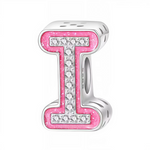 Ce charm alphabétique minimaliste et chic présente la lettre « I » verticale en cadre rose brillant texturé, sertie de strass blancs étincelants sur la barre centrale et les contours pour un éclat discret mais sophistiqué. La forme 3D rectangulaire avec perforations latérales offre équilibre et modernité au design épuré. Symbole d’initiale élégante et contemporaine, il personnalise les bracelets avec raffinement féminin.

Caractéristiques :

Matière : Argent 925 (S925) avec émail rose scintillant et strass 