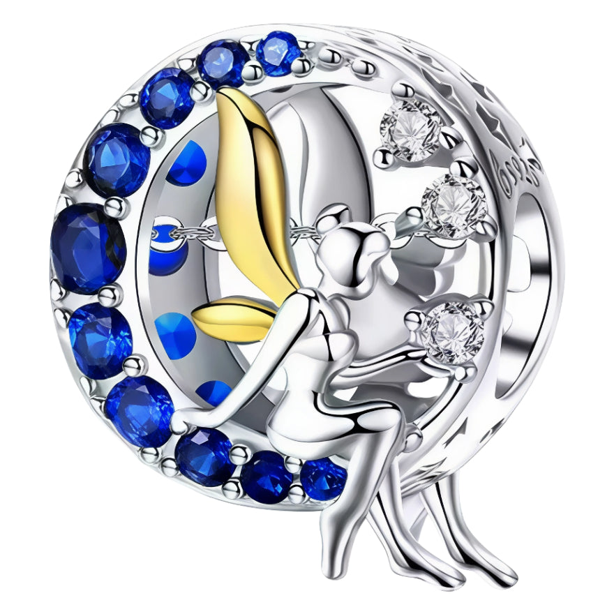 Apportez une touche de magie à votre collection avec ce charm en Argent 925 représentant la lune et la Fée Clochette, décoré de strass scintillants. Un bijou enchanteur qui illumine vos bracelets ou colliers avec élégance et fantaisie.
