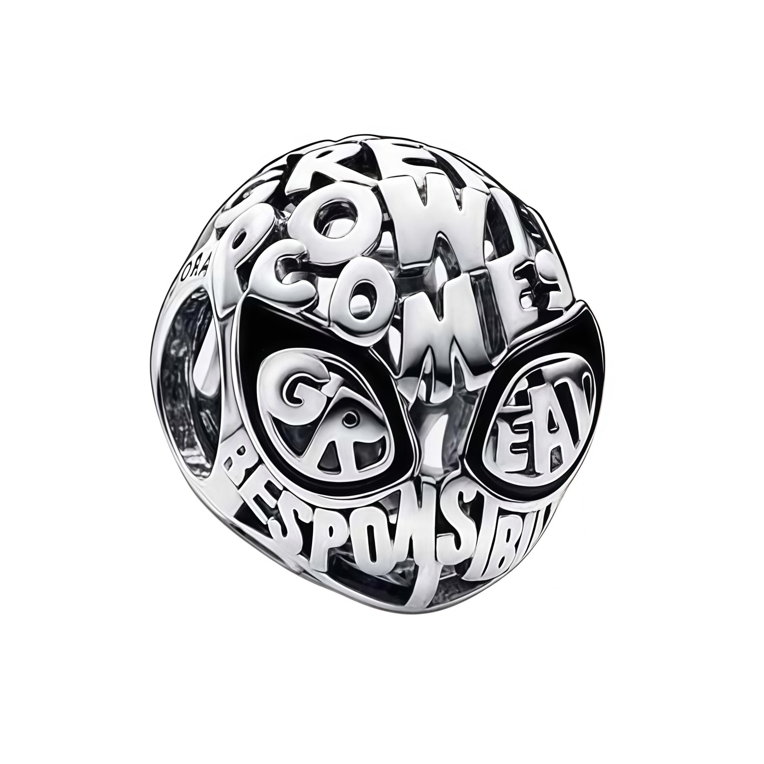 Apporte une touche puissante et emblématique à ton bracelet avec ce charm masque Spider-Man. Inspiré de l’univers Marvel, ce bijou en argent 925 met en valeur le célèbre masque du super-héros, symbole de courage, de responsabilité et d’action. Un charm original et dynamique, parfait pour les fans de Spider-Man et des pièces pleines de caractère.

Caractéristiques :

- Matière : Argent 925.
- Design : Masque de Spider-Man avec finitions soignées.
- Dimensions : Taille délicate et confortable à porter.
- Styl