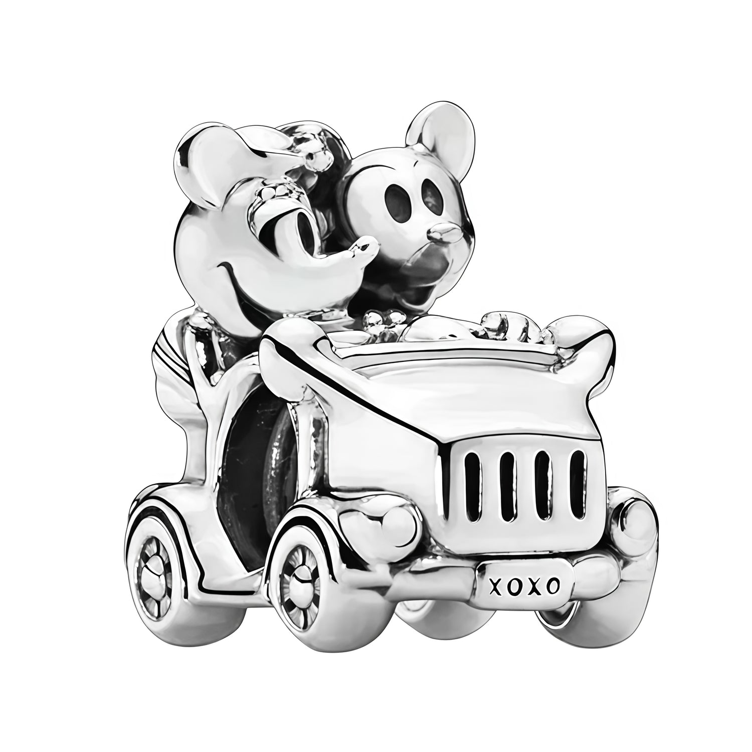 Apporte une touche romantique et vintage à ton bracelet avec ce charm Mickey et Minnie en voiture. Inspiré de l’univers Disney, ce bijou en argent 925 représente Mickey au volant avec Minnie à ses côtés dans une voiture rétro, pour un rendu plein de charme et de nostalgie. Un charm original et chaleureux, parfait pour les fans du duo emblématique et des pièces pleines de magie.

Caractéristiques :

- Matière : Argent 925 avec détails émaillés.
- Design : Mickey et Minnie en voiture vintage avec finitions so