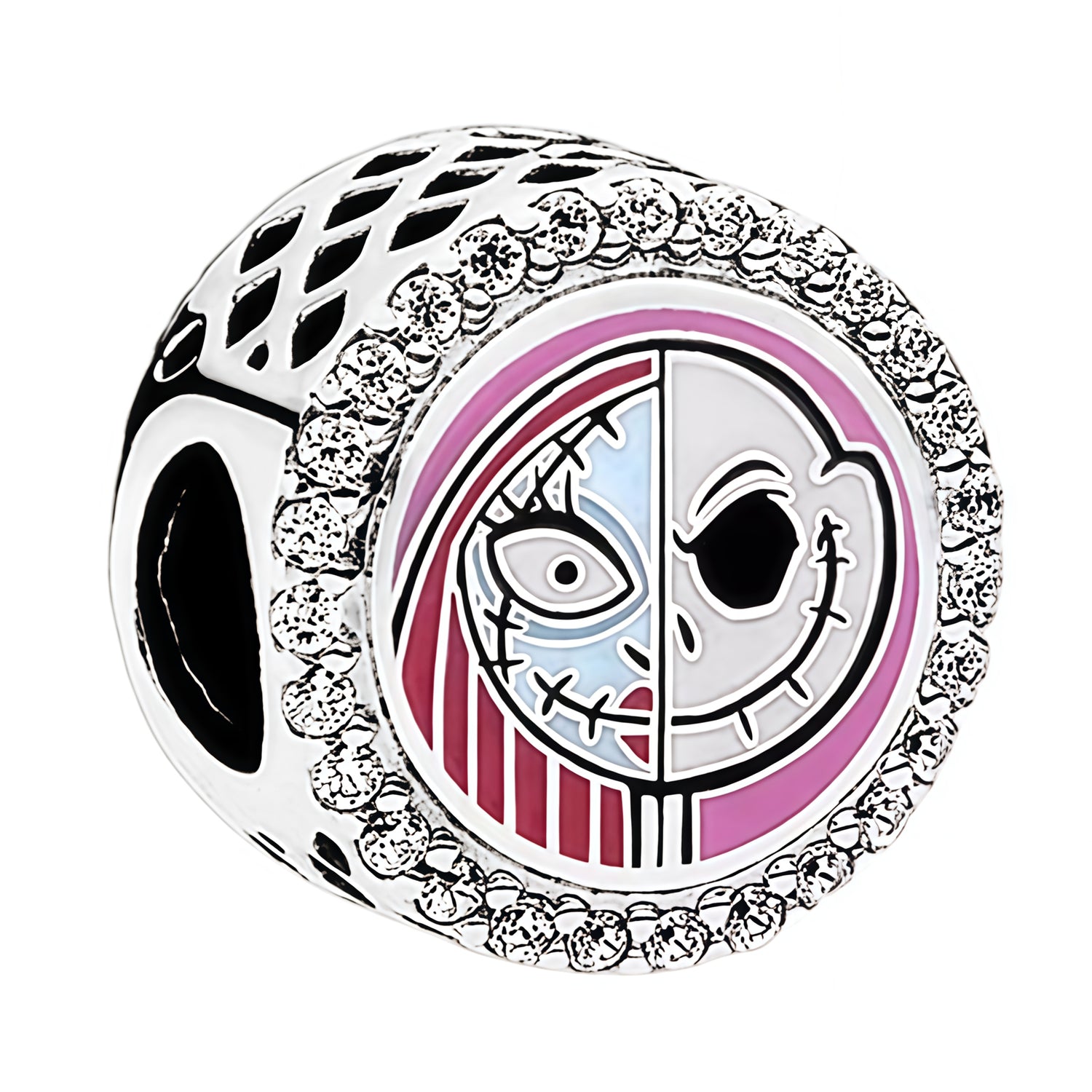 Apporte une touche romantique et gothique à ton bracelet avec ce charm rond Jack et Sally. Inspiré de l’univers de L’Étrange Noël de Monsieur Jack, ce bijou en argent 925 met en valeur Jack et Sally dans un design rond élégant, avec des détails soignés et une ambiance pleine de magie. Un charm original et symbolique, parfait pour les fans de Disney et des pièces de caractère.

Caractéristiques :

- Matière : Argent 925 avec détails émaillés.
- Design : Jack et Sally dans un format rond avec finitions soigné