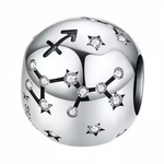 Exprimez l’esprit libre et l’optimisme du Sagittaire avec ce charm rond en argent 925, finement gravé de la constellation du signe. Ce bijou élégant et symbolique est parfait pour personnaliser votre bracelet ou offrir un cadeau unique à un passionné d’astrologie.