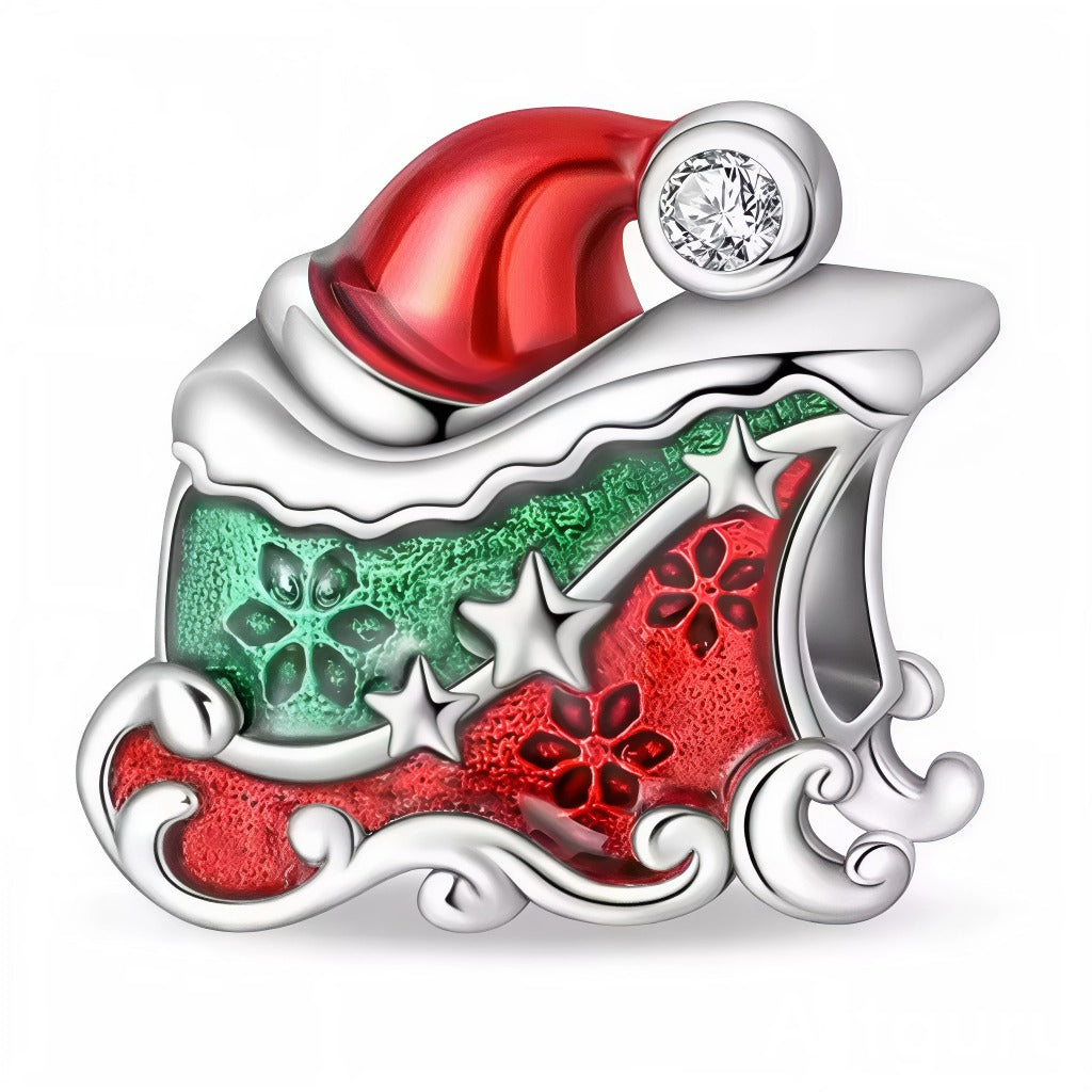 Ajoutez une touche de magie festive à votre collection avec ce Charm Traineau de Noël. Ce charm exquis évoque la joie et l'excitation des fêtes, parfait pour célébrer la saison.