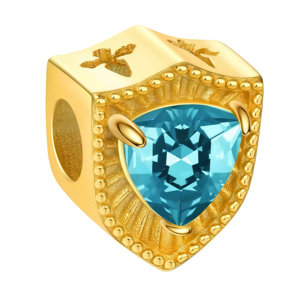 Ce charm en argent 925 pur présente un bouclier médiéval orné d’une croix ajourée et d’un zircon turquoise triangulaire au cœur. Il évoque protection divine, courage chevaleresque et sérénité océanique.

Caractéristiques

Matière : Argent 925 poli, zircon turquoise central.
Design : Forme carrée bombée, bordures ciselées détaillées.
Compatibilité : Charm pour fixer sur bracelets européens.