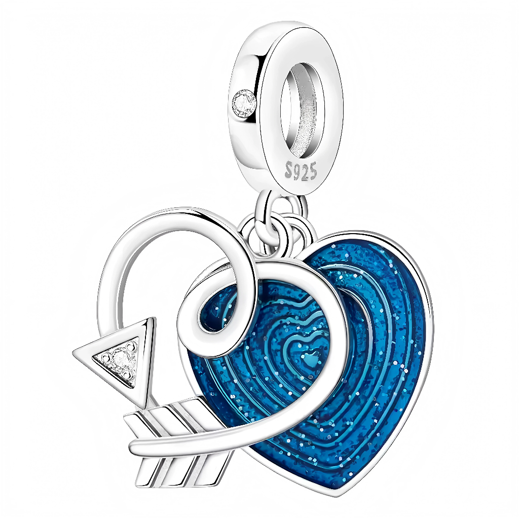 Exprimez vos sentiments avec ce charm en forme de cœur.
Ce bijou scintillant évoque l’amour éternel et les rêves étoilés, idéal pour une touche de cœur dans votre collection