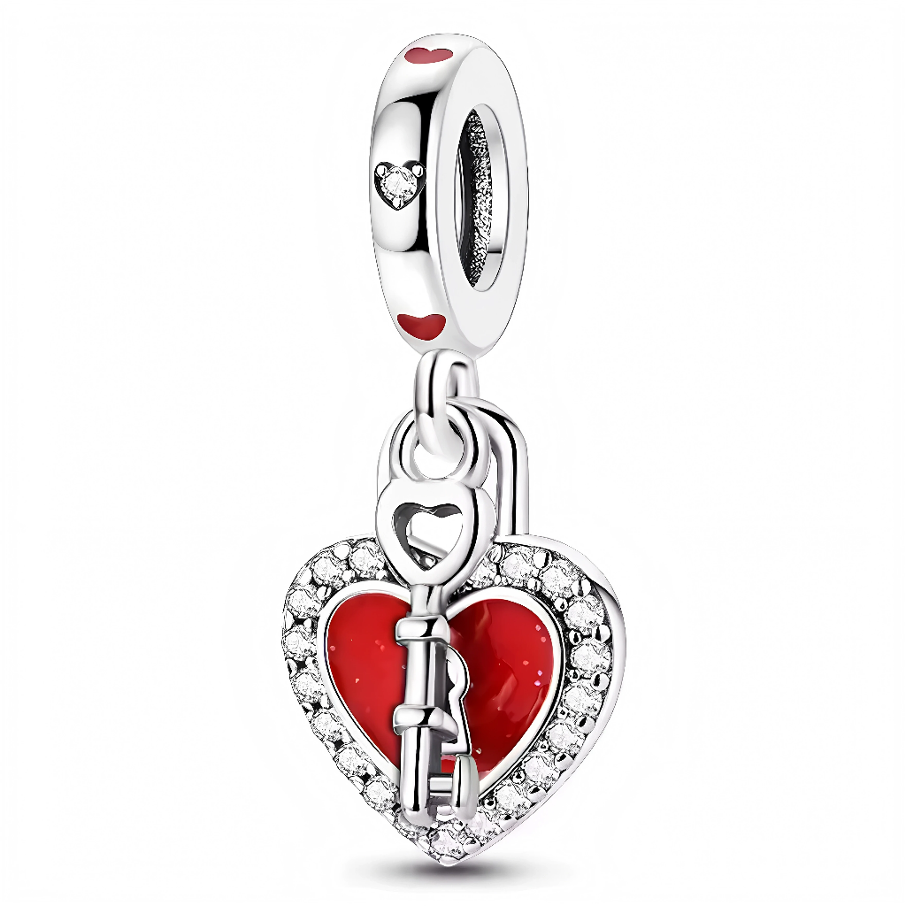 Protégez votre amour avec ce charm Cœur Rouge Cadenas. Fabriqué en argent 925, il représente un cadenas en forme de cœur, associé à un rouge éclatant, parfait pour symboliser un amour durable.