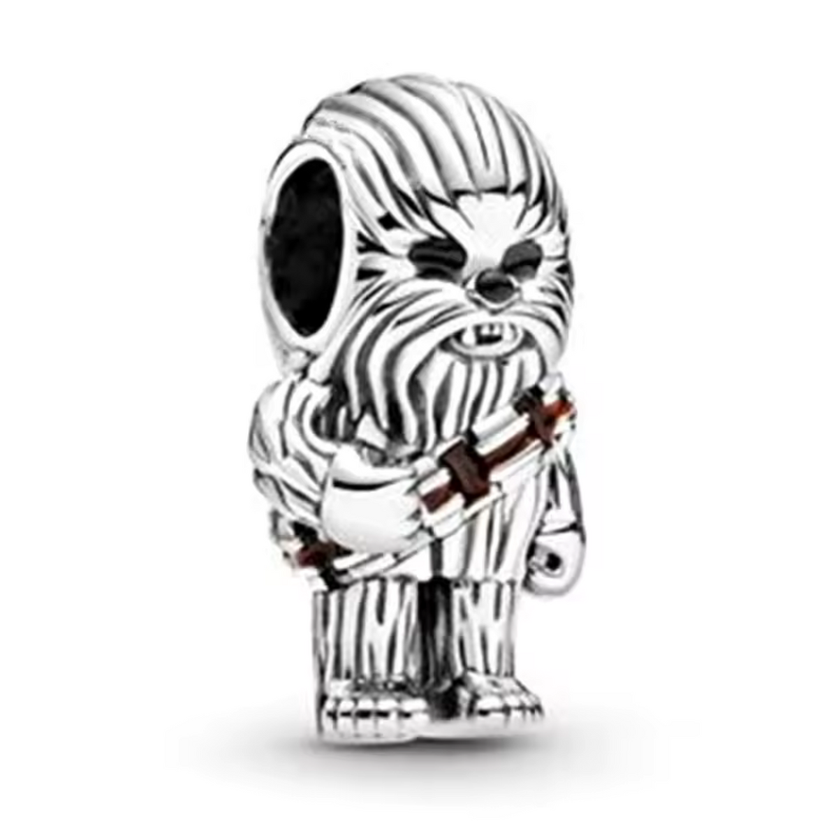 Ajoutez une touche de courage et de robustesse à votre collection avec ce charm représentant Chewbacca, le fidèle Wookiee de Star Wars. Conçu en argent sterling S925, ce charm capture l’essence sauvage et l’adorable côté du célèbre compagnon de Han Solo.
