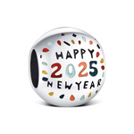 Célébrez le début de l'année 2025 avec ce charm festif Happy New Year. Représentant l'espoir, les rêves et les nouveaux départs, ce bijou scintillant est parfait pour immortaliser cette occasion spéciale. Ajoutez-le à votre collection pour marquer le passage vers une année pleine de promesses et de célébrations.
