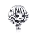 Ajoutez une touche de sagesse et de magie à votre collection avec ce charm représentant Hermione Granger, l'intelligente et courageuse sorcière de Harry Potter. Fabriqué en argent sterling 925, ce charm de haute qualité est compatible avec tous les bracelets Pandora, garantissant une intégration parfaite à votre bijou préféré. Parfait pour les fans de Harry Potter, ce charm capture l'esprit brillant et déterminé d'Hermione avec des détails minutieusement travaillés, ajoutant une note d'élégance et de charme