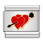 Ce charm italien en acier inoxydable argenté représente deux cœurs rouges entrelacés, transpercés par une flèche, symbole parfait de l’amour passionné et du lien éternel. Avec ses détails soignés et ses couleurs vives, il ajoute une touche romantique et audacieuse à votre bracelet. Facile à fixer, il s’adapte parfaitement à nos bracelets composés de 17 maillons extensibles et réglables, convenant à toutes les tailles de poignet. 