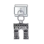 Ce charm italien pendentif en acier inoxydable argenté représente l’emblématique Arc de Triomphe de Paris, symbole d’élégance et de patrimoine français. Conçu avec des détails soignés, il allie robustesse et raffinement pour un rendu intemporel. Facile à fixer, il s’adapte parfaitement à nos bracelets composés de 17 maillons extensibles et réglables, convenant à toutes les tailles de poignet. Compatible avec tous nos charms italiens