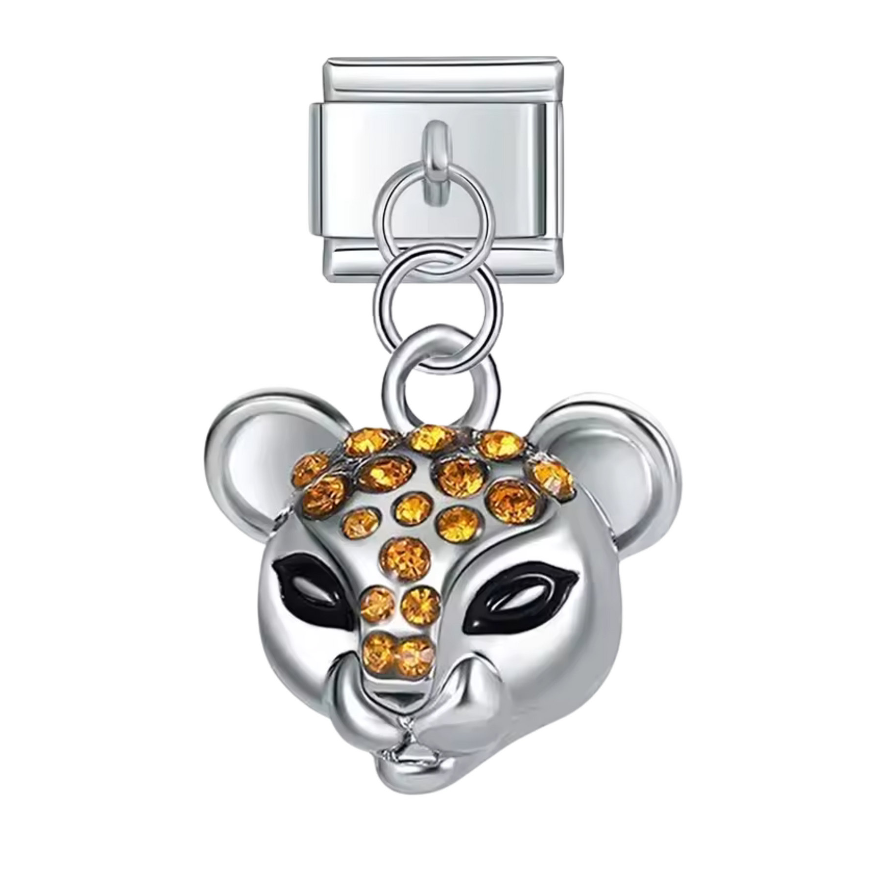 Ce charm italien pendentif en acier inoxydable argenté représente une tête de chat élégante, ornée d’une pierre dorée scintillante sur le front pour une touche sophistiquée et brillante. Parfait pour les amoureux des félins, ce bijou apporte un style raffiné et une note féline à votre bracelet. Facile à accrocher, il s’adapte à nos bracelets composés de 17 maillons extensibles et réglables, convenant à toutes les tailles de poignet. Compatible avec tous nos charms italiens, c’est le choix idéal pour ajouter