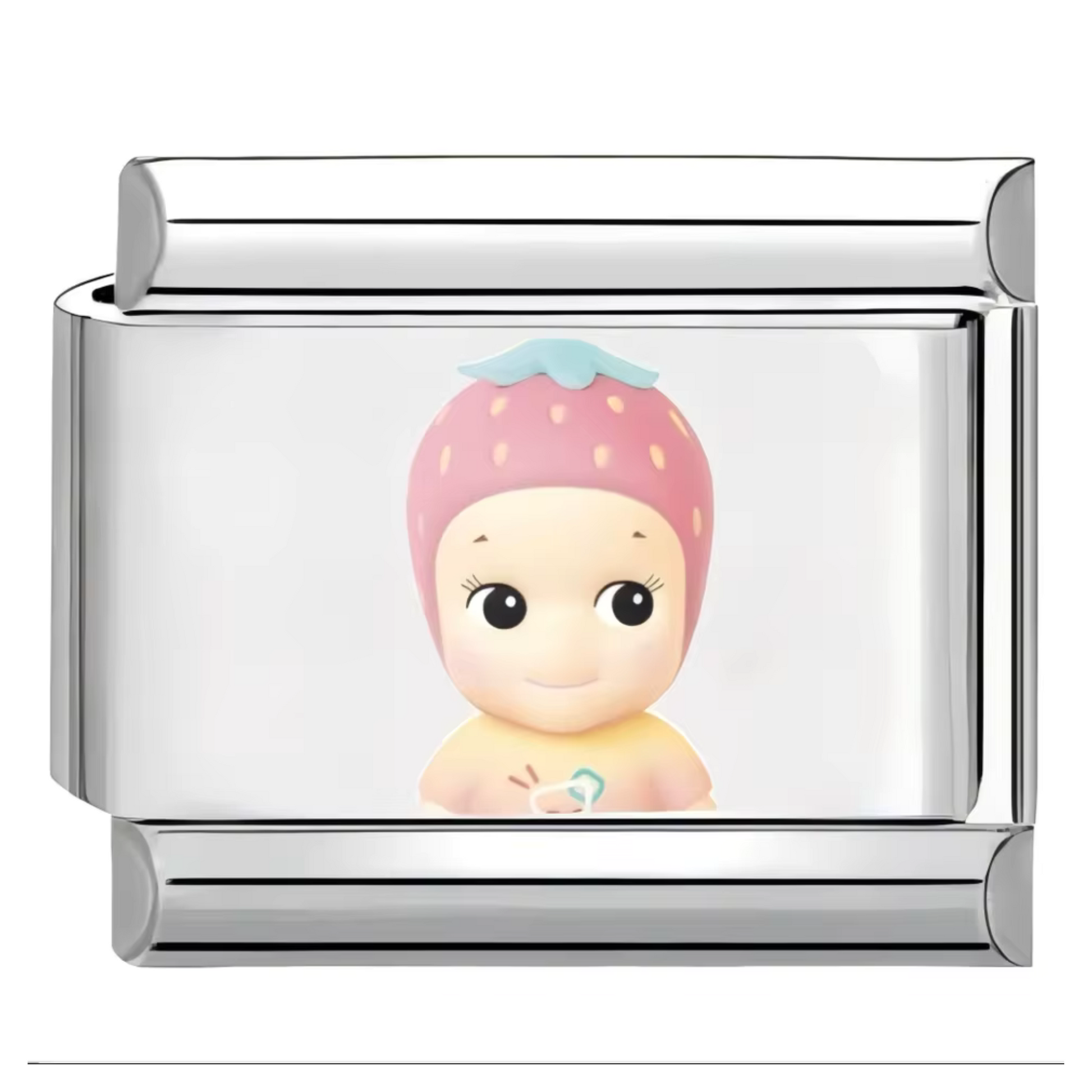Ce charm italien attendrissant représente Sonny Angel coiffé d’un petit bonnet fraise rose pastel, apportant une touche douce et délicate à votre bracelet. Confectionné en acier inoxydable argenté de haute qualité, il séduit par ses détails minutieux et sa finition brillante qui raviront les collectionneurs et amateurs de ce personnage iconique. Facile à fixer, il s’adapte parfaitement à nos bracelets composés de 17 maillons extensibles et réglables, convenant à tous les poignets. Compatible avec tous nos c