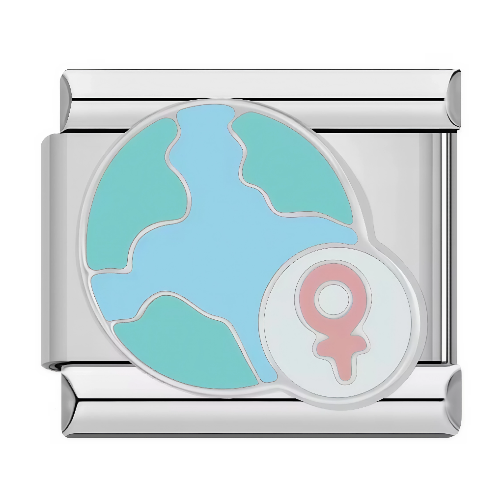 Ce charm italien représente la Terre vue de haut, accompagnée du symbole&nbsp;féminin rose sur un médaillon plus petit. Il est idéal pour célébrer la force des femmes dans le monde, la sororité ou un engagement féministe sur un bracelet à charms italien.
