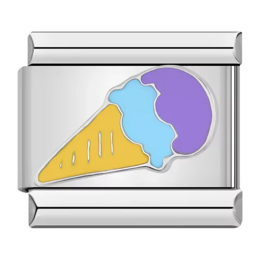 Ce charm italien gourmand représente une glace délicate, symbole de fraîcheur et de plaisir estival. Confectionné en acier inoxydable argenté de haute qualité, il séduit par ses détails précis et son éclat durable. Facile à fixer, il s’intègre parfaitement sur nos bracelets composés de 17 maillons extensibles et réglables, adaptés à tous les poignets. Compatible avec tous nos charms italiens, ce bijou rafraîchissant apporte une touche ludique et sucrée à votre collection.