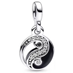 Mini breloque en Argent 925 représentant le symbole du Yin et Yang. Équipée d’un petit anneau,&nbsp; convient parfaitement pour un collier ou un bracelet fin.

Caractéristiques

– Argent 925
– Symbole Yin et Yang
– Petit anneau&nbsp;
– Idéal pour colliers, bracelets fins ou boucles d’oreilles