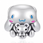 Ajoutez une touche adorable et complice à votre collection avec ce charm en Argent 925 représentant My Melody et son petit ami la souris. Un bijou tendre et délicat, parfait pour les fans de l’univers Sanrio.

Caractéristiques

– Matière : Argent 925
– Design : My Melody avec sa souris, finement détaillés
– Coloris : Argenté avec finitions délicates
– Style : Kawaii, tendre et ludique