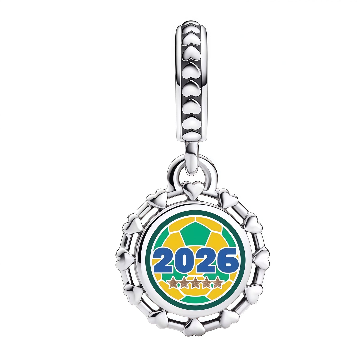Apporte une touche sportive et festive à ton bracelet avec ce charm pendentif ballon de foot 2026 aux couleurs du Brésil. Inspiré de l’univers du football, ce bijou met en valeur un ballon stylisé avec les couleurs emblématiques du Brésil, pour un rendu vibrant, dynamique et plein d’énergie. Un charm original et symbolique, parfait pour les fans de foot et de la Seleção.

Caractéristiques :

- Matière : Argent 925 avec détails en émail coloré.
- Design : Ballon de foot en version pendentif aux couleurs du B