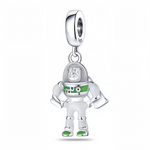Embarquez pour une aventure interstellaire avec ce charm pendentif en argent 925 représentant Buzz l'Éclair dans sa posture héroïque. Avec ses détails précis et son armure iconique, ce bijou est un incontournable pour les fans de Toy Story et les passionnés d’univers geek.
