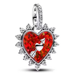 Ajoutez une touche romantique et symbolique à votre collection avec le Pendentif Cœur Flèche, délicatement façonné en argent 925. Ce pendentif représente un cœur traversé par une flèche, symbole de l'amour passionné et de la destinée. L’alliance du cœur et de la flèche évoque la force de l’amour, celui qui touche le cœur au moment parfait.

Idéal pour exprimer des sentiments forts ou pour offrir un cadeau significatif, ce pendentif sera un symbole précieux dans votre vie. Que vous le portiez au quotidien ou