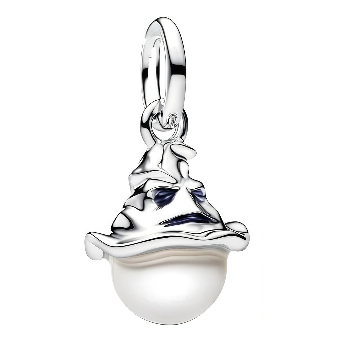 Charm pendentif inspiré du Choixpeau magique de l’univers Harry Potter. Finement travaillé en argent 925, ce modèle reprend les plis et l’expression emblématique du chapeau chargé de répartir les élèves dans les différentes maisons de Poudlard.

Caractéristiques :

Matière : Argent 925.
Design : Choixpeau magique avec détails sculptés.
Style : Harry Potter, mystérieux, fantastique et collector.
Symbolique : Destin, identité, choix, magie et univers de Poudlard.
Compatibilité : Charm pendentif compatible ave