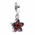 Faites éclore l’élégance dans votre collection avec ce charm pendentif en argent 925 représentant une fleur délicatement ouvragée, colorée de rouge en son cœur et ornée d’une pierre rouge scintillante en son centre. Ce bijou raffiné incarne la passion, la beauté et la féminité avec une touche de brillance subtile. Idéal pour celles qui aiment les pièces florales pleines de caractère.