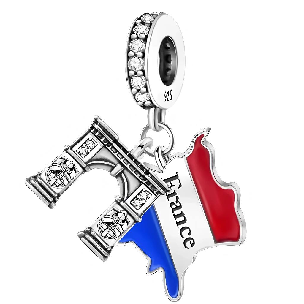 Apportez un souffle de fraîcheur et d’élégance française à votre bracelet avec ce charm en argent 925, France et Arc de Triomphe. Symbole de l’art de vivre à la française, ce charm incarne la légèreté, la romance et la joie de vivre. Il évoque l’esprit de liberté et de positivité propre à la France, un véritable clin d'œil à la beauté du quotidien.